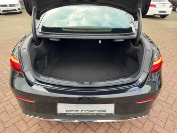 MERCEDES-BENZ E 300 Coupe 9G 2X AMG LINE PANORAMA MB…