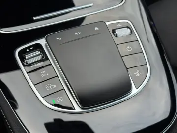 MERCEDES-BENZ E 300 Coupe 9G 2X AMG LINE PANORAMA MB…