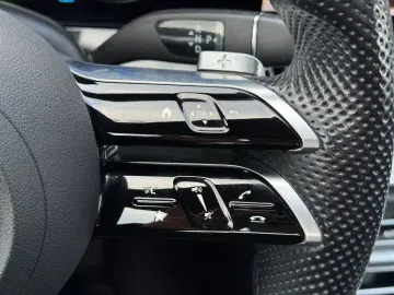 MERCEDES-BENZ E 300 Coupe 9G 2X AMG LINE PANORAMA MB…