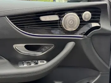 MERCEDES-BENZ E 300 Coupé AMGLine Burmester Kessy 1.…