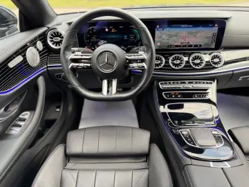 MERCEDES-BENZ E 300 Coupé AMGLine Burmester Kessy 1.…