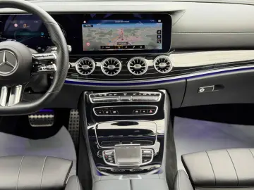 MERCEDES-BENZ E 300 Coupé AMGLine Burmester Kessy 1.…