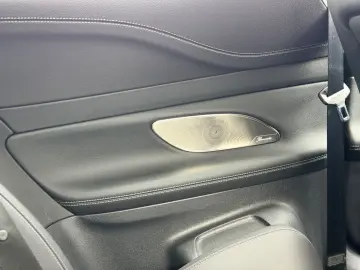 MERCEDES-BENZ E 300 Coupé AMGLine Burmester Kessy 1.…