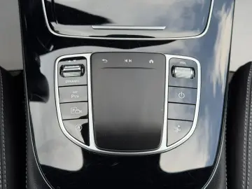 MERCEDES-BENZ E 300 Coupé AMGLine Burmester Kessy 1.…