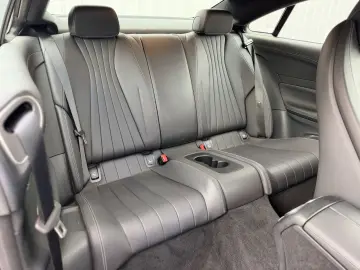 MERCEDES-BENZ E 300 Coupé AMGLine Burmester Kessy 1.…