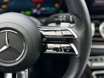 MERCEDES-BENZ E 300 Coupé AMGLine Burmester Kessy 1.…