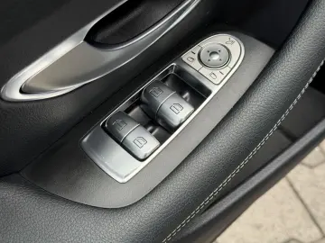 MERCEDES-BENZ E 300 Coupé AMGLine Burmester Kessy 1.…