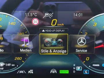 MERCEDES-BENZ E 300 Coupé AMGLine Burmester Kessy 1.…