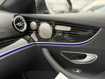 MERCEDES-BENZ E 300 Coupé AMGLine Burmester Kessy 1.…