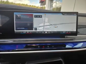 BMW M760 e xDrive Limousine Luftfederung AD Niveau N