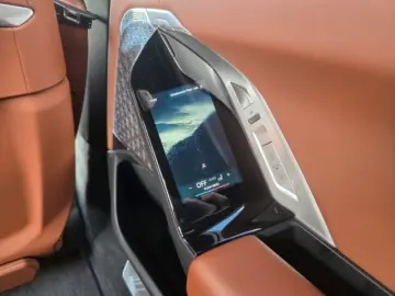 BMW M760 e xDrive Limousine Luftfederung AD Niveau N