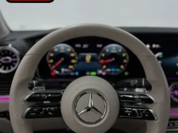 MERCEDES-BENZ E 300 Coupe AMG NIGHT PANO BURMESTER-3…