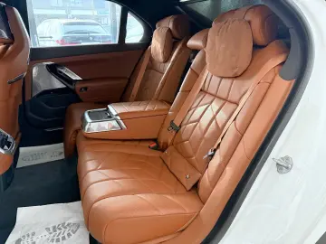 BMW M760e xDrive  Vollausstattung FULL Unfallfrei