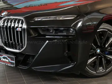 BMW M760 e xDr.ExecLounge.AHK.PanoSkyLounge.FondEnt.