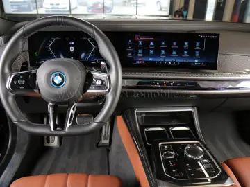 BMW M760 e xDr.ExecLounge.AHK.PanoSkyLounge.FondEnt.