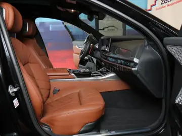 BMW M760 e xDr.ExecLounge.AHK.PanoSkyLounge.FondEnt.