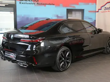 BMW M760 e xDr.ExecLounge.AHK.PanoSkyLounge.FondEnt.