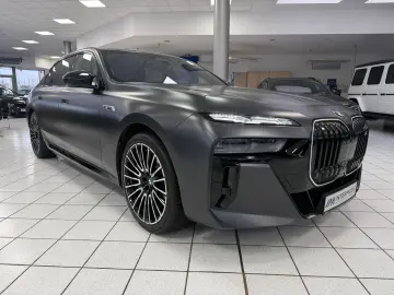 BMW M760 e xD M Performance Executive-P Fond-Ent TV