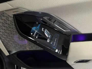 BMW M760 e xD M Performance Executive-P Fond-Ent TV