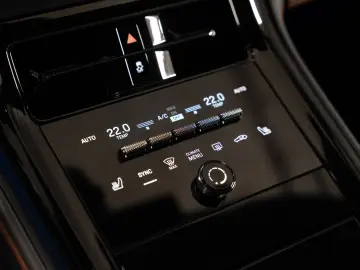 PORSCHE Panamera GTS Beifahrerdisplay Standheizung