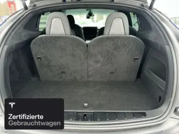 TESLA Model X Plaid
