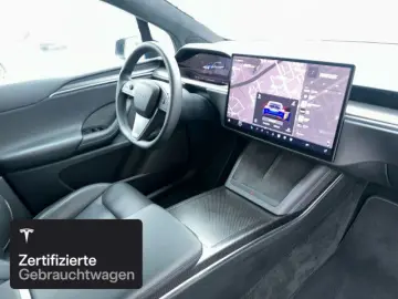 TESLA Model X Plaid