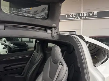 TESLA MODEL X PLAID   HARWARE 4   6SEAT   CYBERSTREAM