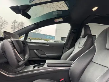 TESLA MODEL X PLAID   HARWARE 4   6SEAT   CYBERSTREAM