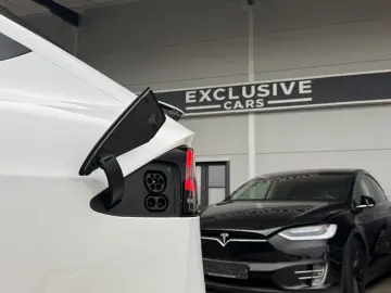 TESLA MODEL X PLAID   HARWARE 4   6SEAT   CYBERSTREAM