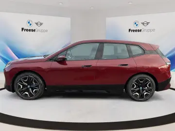 BMW iX xDrive40 SPORTPAKET 22 ZOLL LED KAMERA NAVI