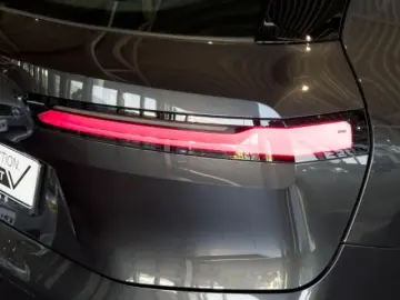 BMW iX xDrive40 H&K SHZ AHK 360 Kamera Temp SOH 100%