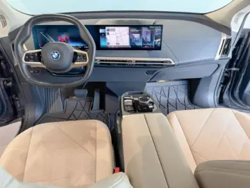 BMW iX xDrive40 H&K SHZ AHK 360 Kamera Temp SOH 100%