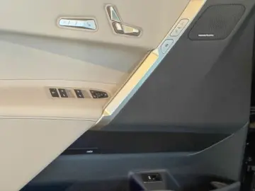 BMW iX xDrive40 H&K SHZ AHK 360 Kamera Temp SOH 100%