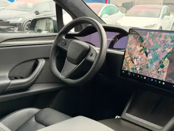TESLA MODEL X PLAID   HARWARE 4   6SEAT   CYBERSTREAM