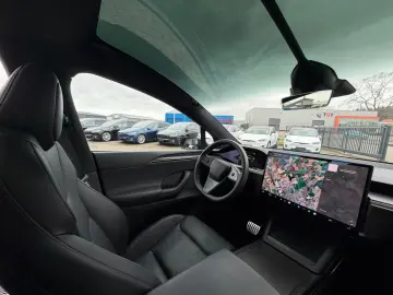 TESLA MODEL X PLAID   HARWARE 4   6SEAT   CYBERSTREAM