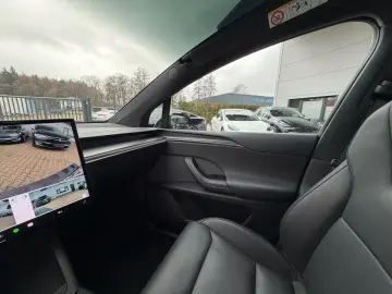 TESLA MODEL X PLAID   HARWARE 4   6SEAT   CYBERSTREAM