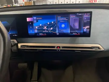 BMW iX xDrive40 Sportpaket AHK Pano Soft-Close Laser