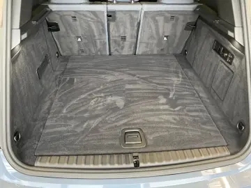 BMW iX xDrive40 Sportpaket AHK Pano Soft-Close Laser