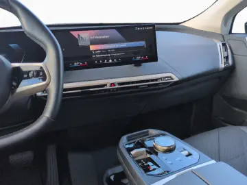 BMW iX xDrive40 LiCoPro HUD DriviAss  ParkAss.RFK
