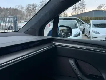 TESLA MODEL X PLAID   HARWARE 4   6SEAT   22