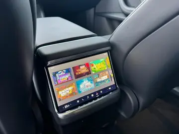 TESLA MODEL X PLAID   HARWARE 4   6SEAT   22