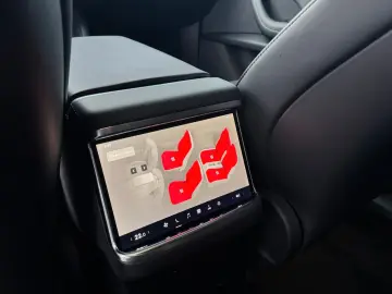 TESLA MODEL X PLAID   HARWARE 4   6SEAT   22