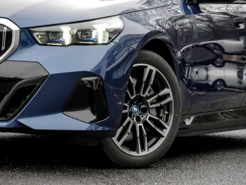 BMW 550e xDrive M SPORT B&W AHK PANO HuD DA PROF 360