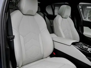 BMW 550e xDrive M SPORT B&W AHK PANO HuD DA PROF 360