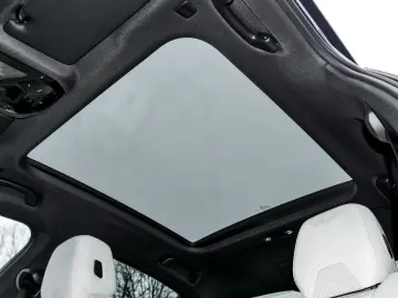 BMW 550e xDrive M SPORT B&W AHK PANO HuD DA PROF 360