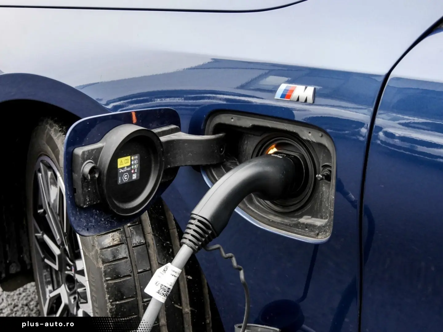 BMW 550e xDrive M SPORT B&W AHK PANO HuD DA PROF 360