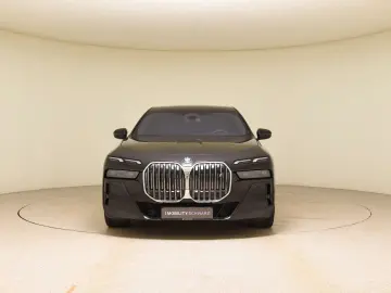 BMW i7 xDr60 MSp HUD ACC 360  Keyless B&W SkyLo