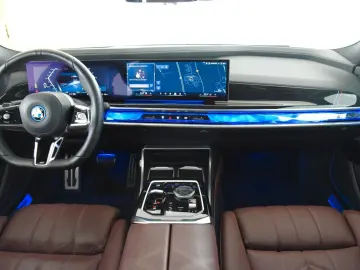 BMW i7 xDr60 MSp HUD ACC 360  Keyless B&W SkyLo