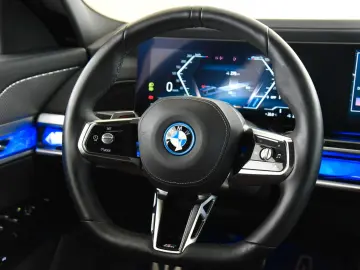 BMW i7 xDr60 MSp HUD ACC 360  Keyless B&W SkyLo