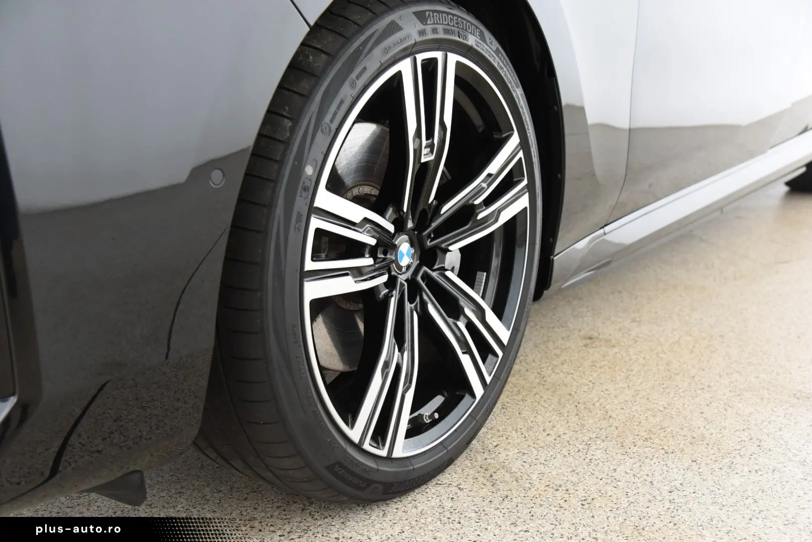 BMW i7 xDr60 MSp HUD ACC 360  Keyless B&W SkyLo